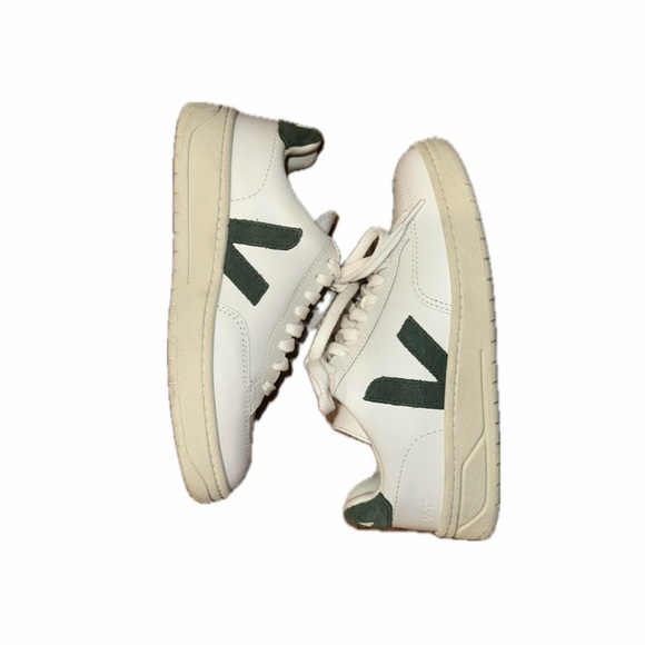 Veja V-12 - Picture 4 of 5